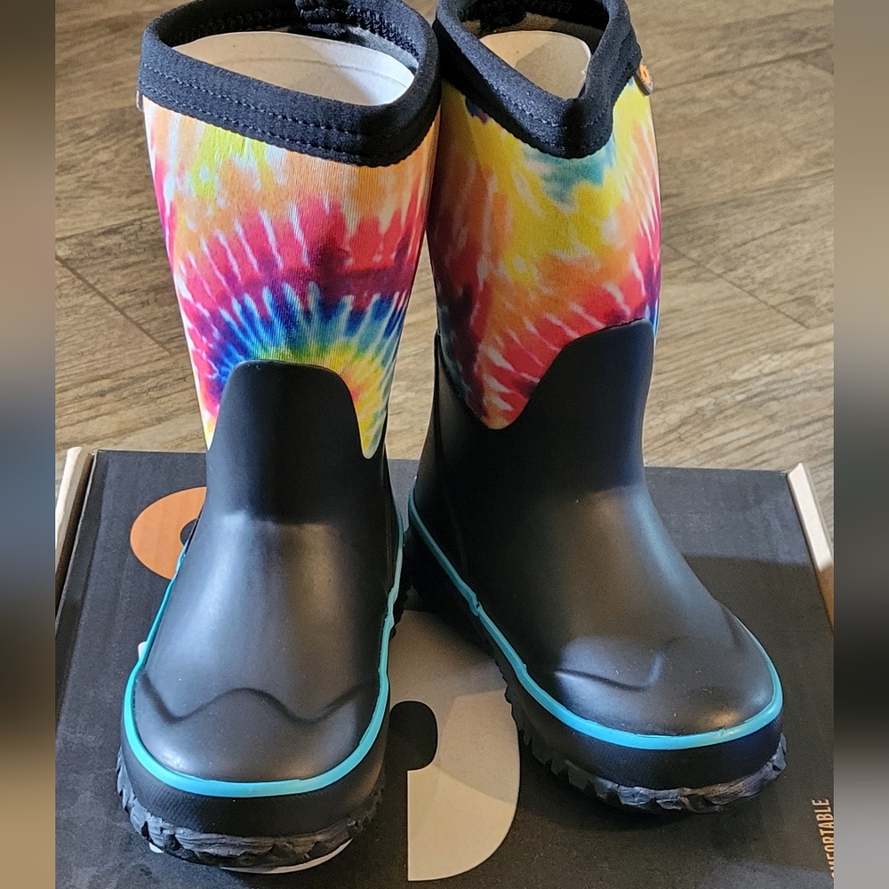 Bogs Classic Stomper Rainbow Tie Dye Winter Boots Neoprene Gorpcore Psychedelic